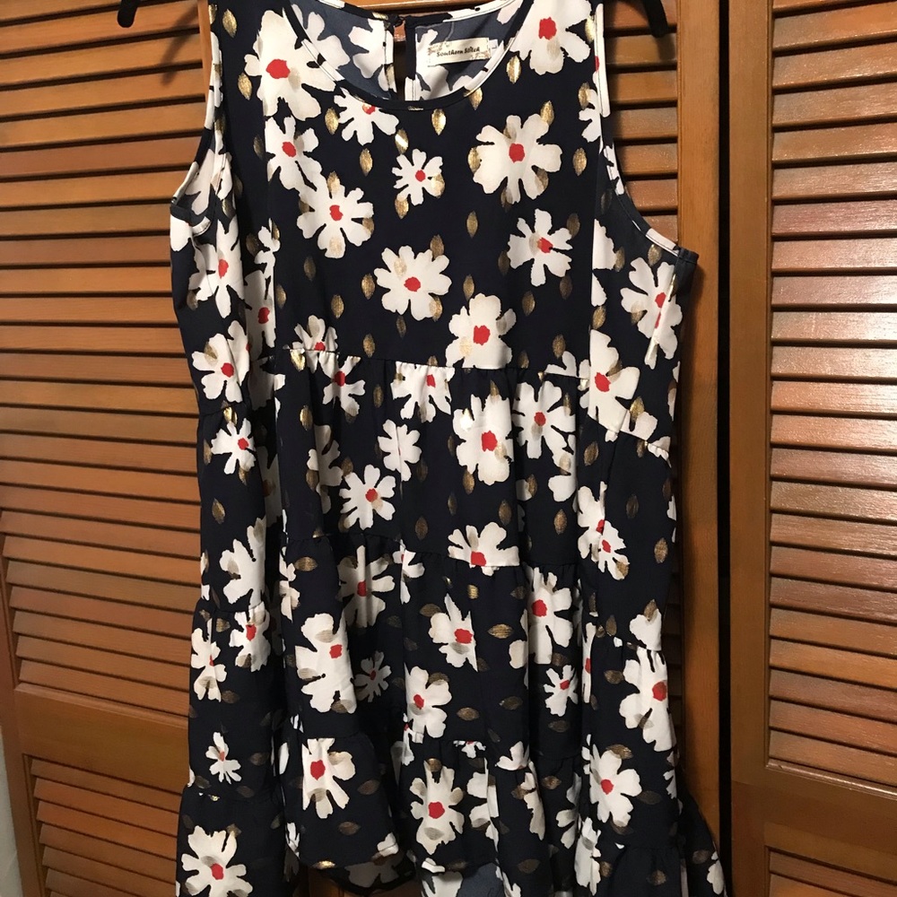 NWT Floral Sleeveless Tunic